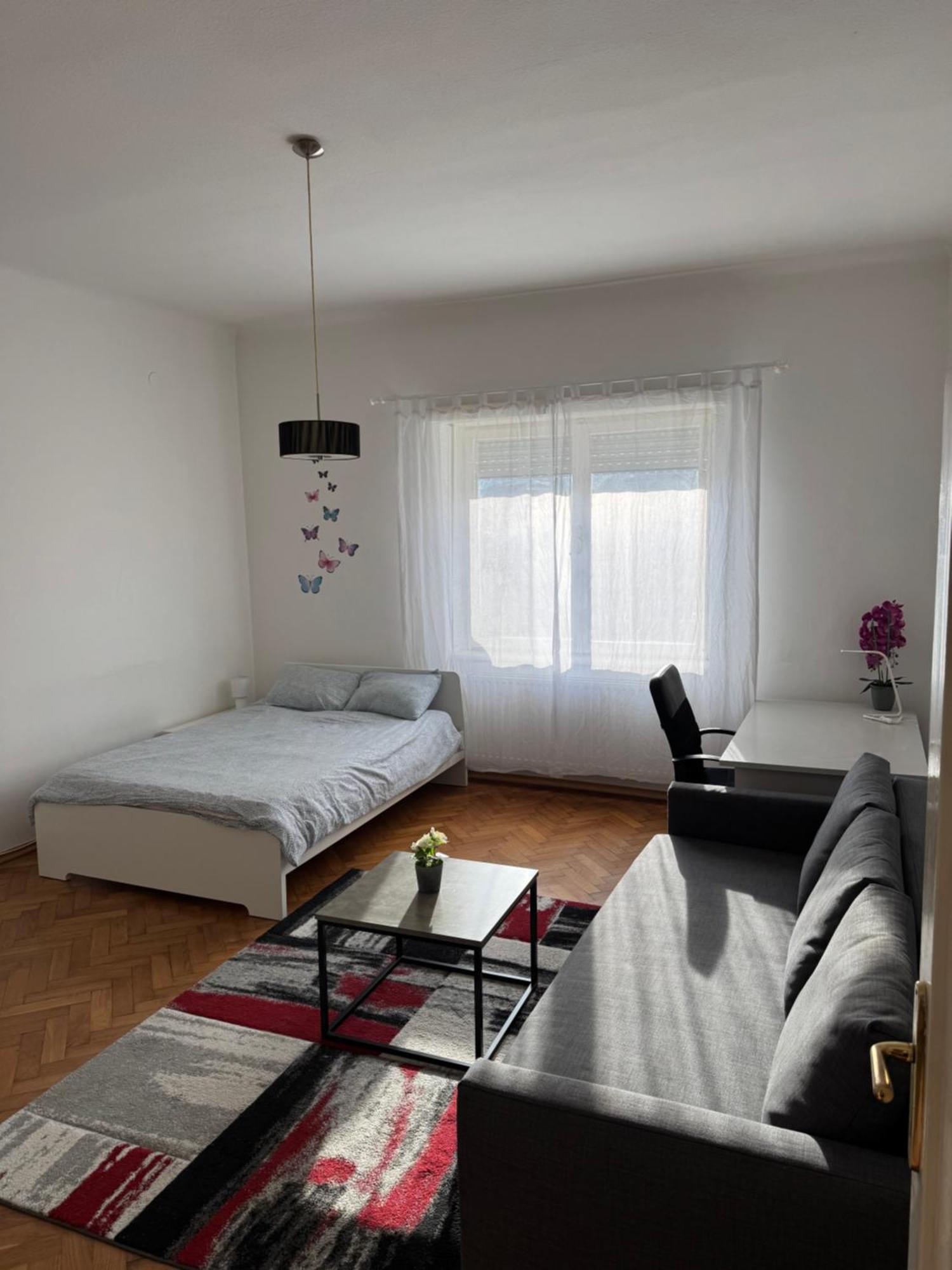 Studio Apartman Thalia 萨格勒布 外观 照片