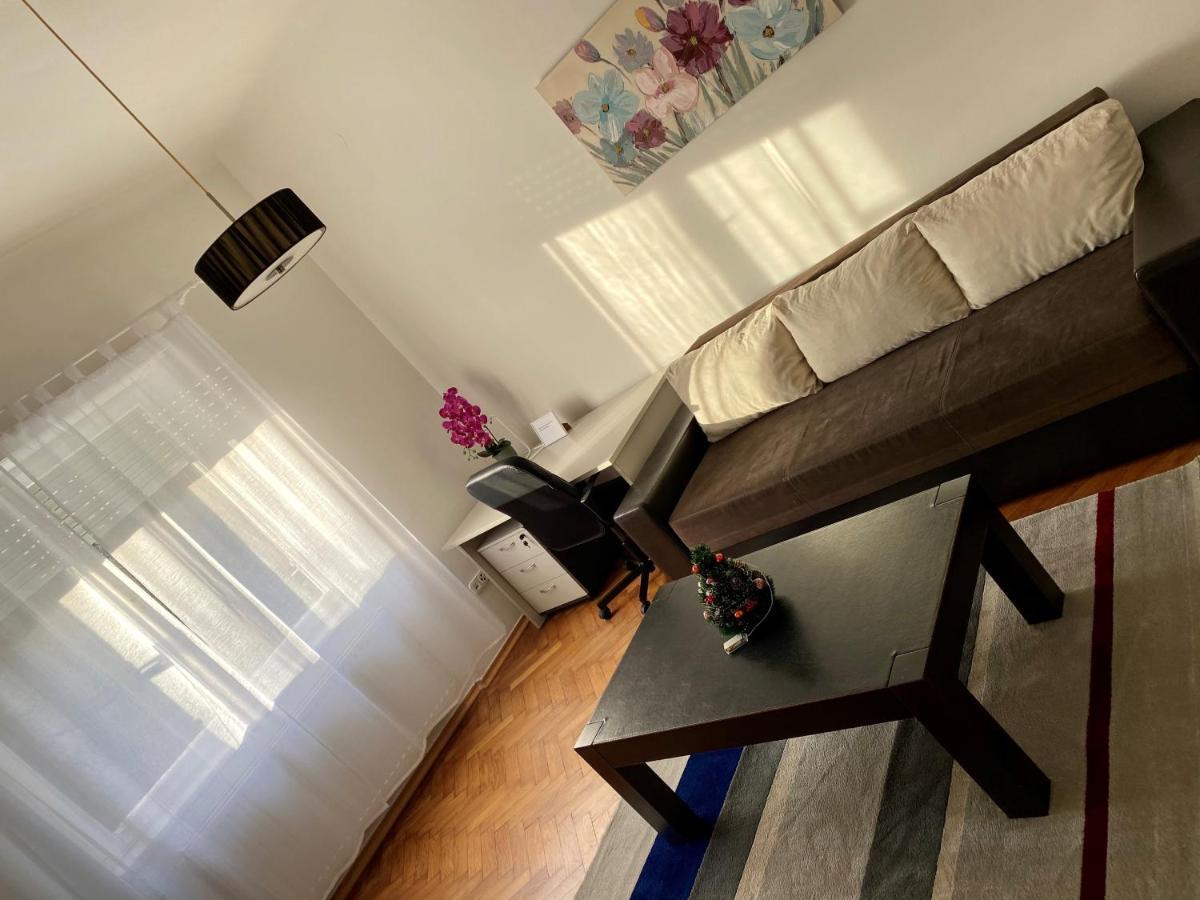 Studio Apartman Thalia 萨格勒布 外观 照片