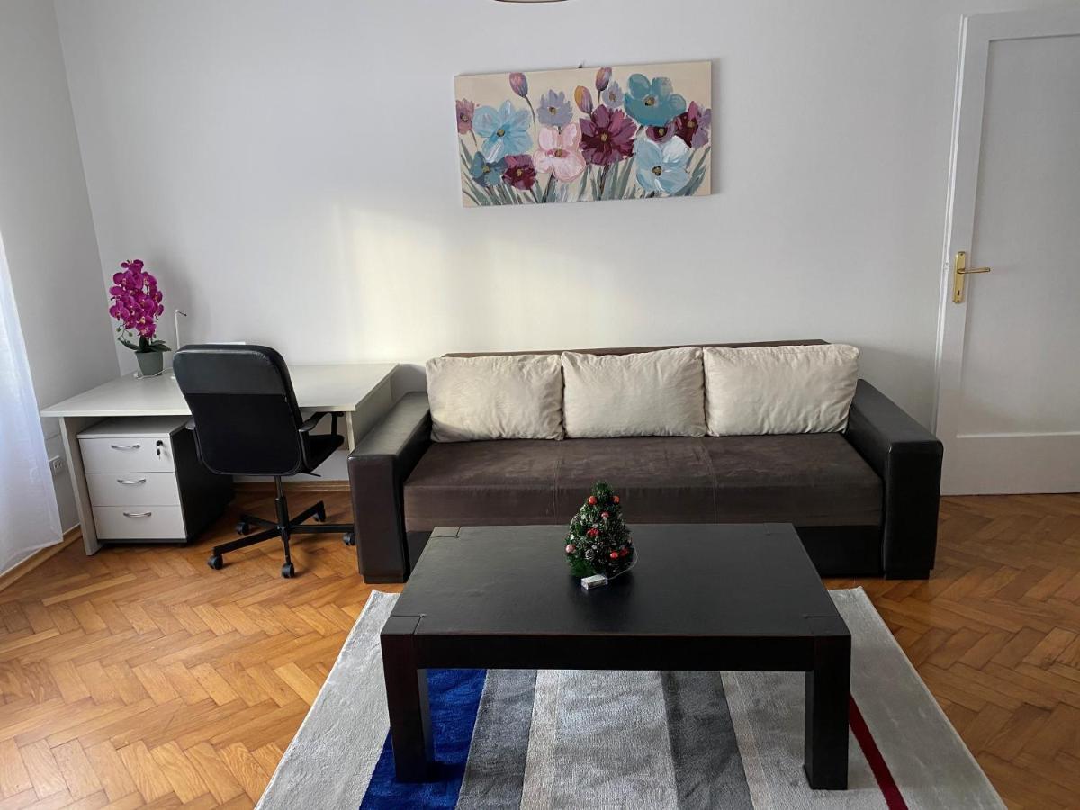Studio Apartman Thalia 萨格勒布 外观 照片
